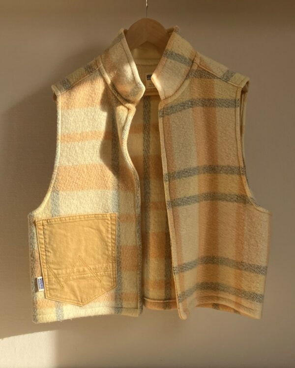 Veste sans manches à carreaux beige